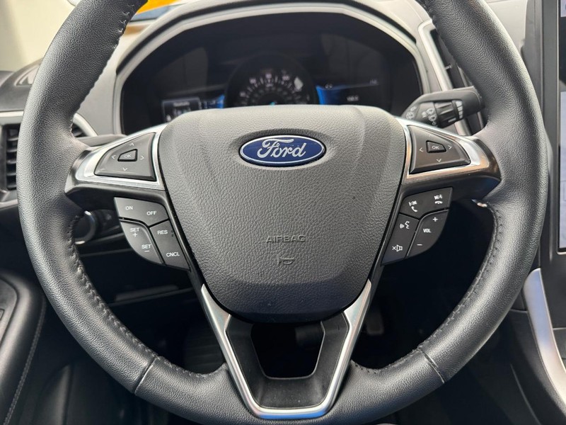 Ford Edge Vehicle Image 19