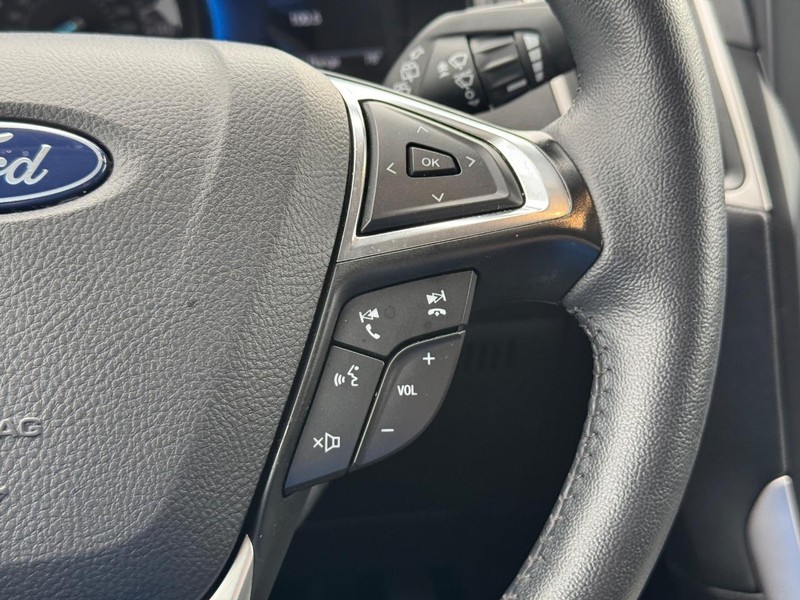 Ford Edge Vehicle Image 21