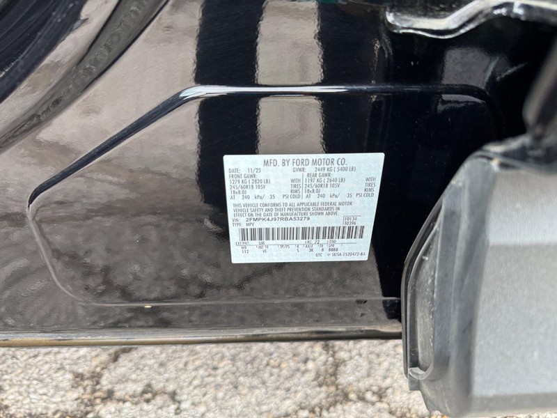 Ford Edge Vehicle Image 25