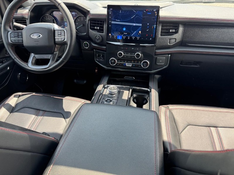 Ford Expedition Vehicle Image 18