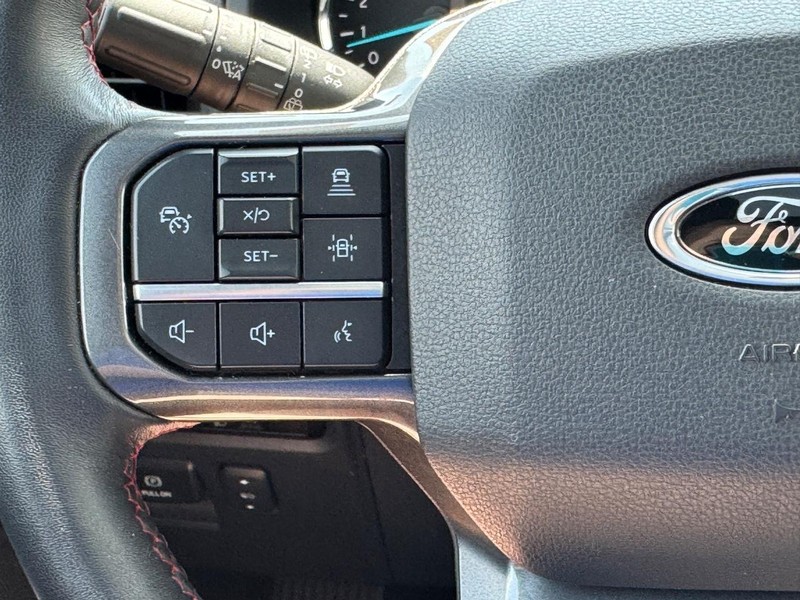 Ford Expedition Vehicle Image 23