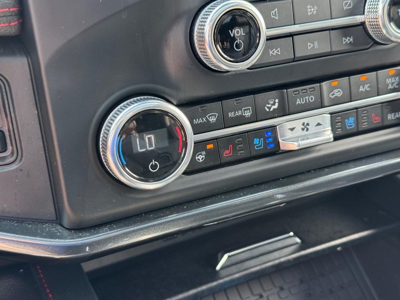Ford Expedition Vehicle Image 26