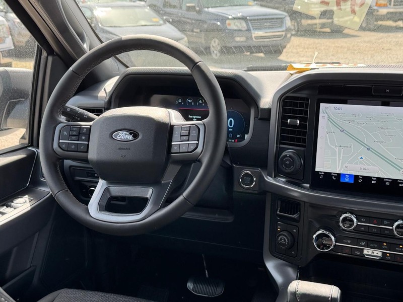 Ford F-150 Vehicle Image 15