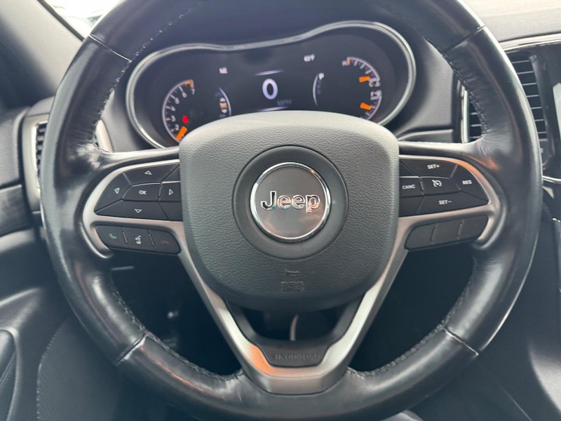 Jeep Grand Cherokee Vehicle Image 19