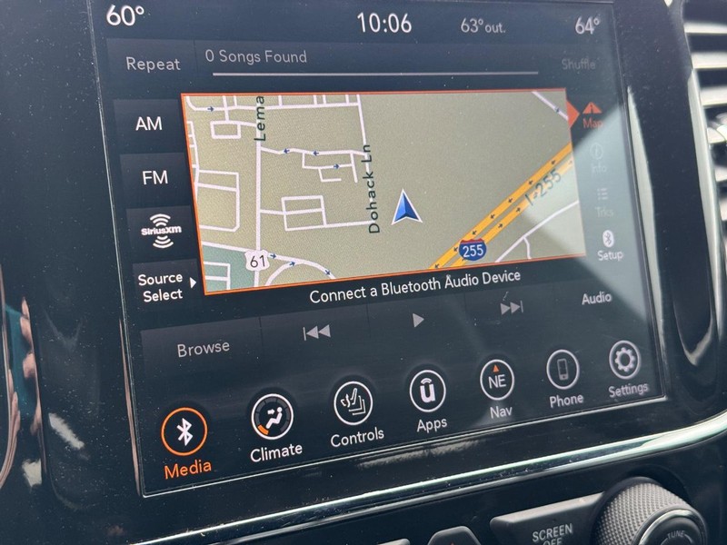 Jeep Grand Cherokee Vehicle Image 23