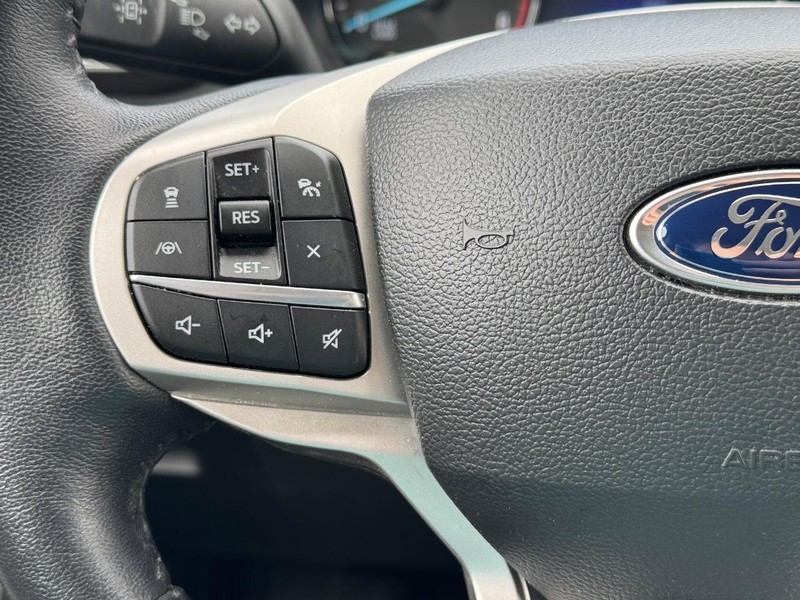 Ford Explorer Vehicle Image 22