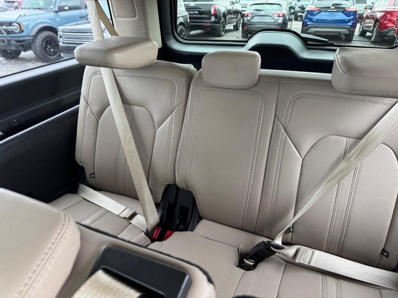 Ford Expedition Max Vehicle Image 14