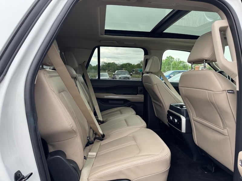 Ford Expedition Max Vehicle Image 16