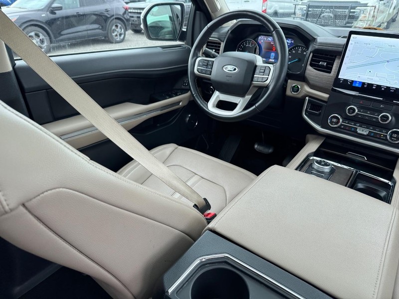 Ford Expedition Max Vehicle Image 17