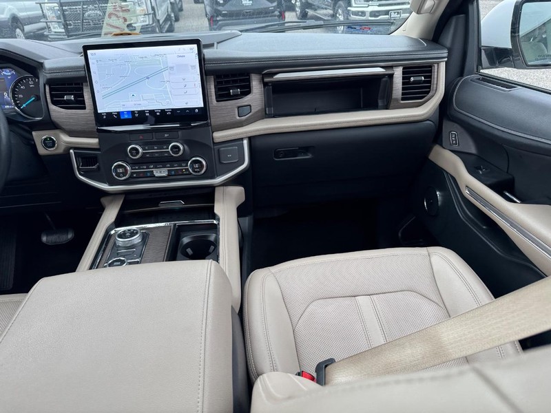 Ford Expedition Max Vehicle Image 19