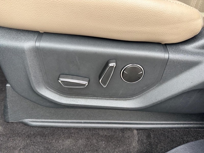 Ford Expedition Max Vehicle Image 20