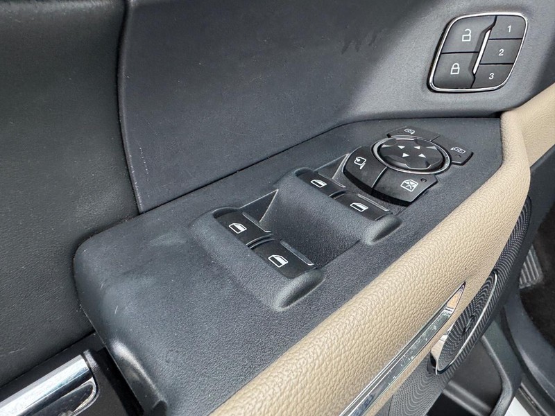 Ford Expedition Max Vehicle Image 21