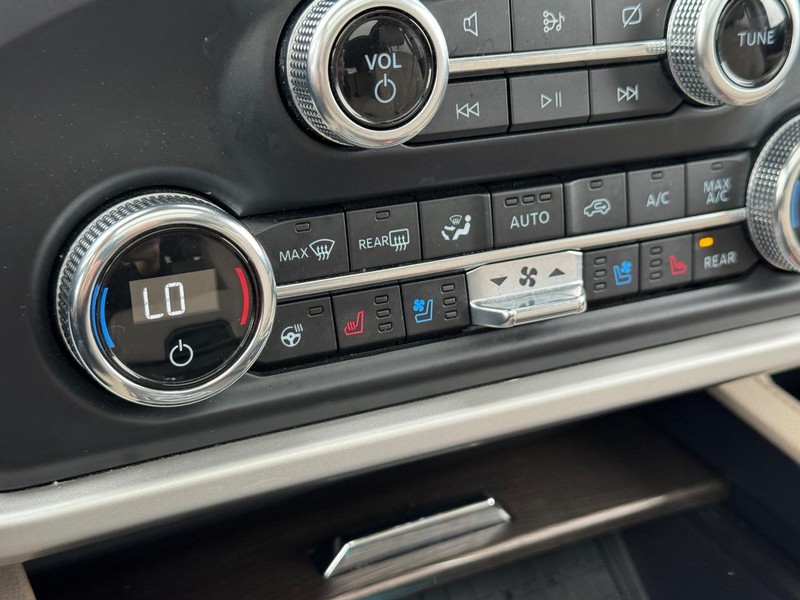 Ford Expedition Max Vehicle Image 27