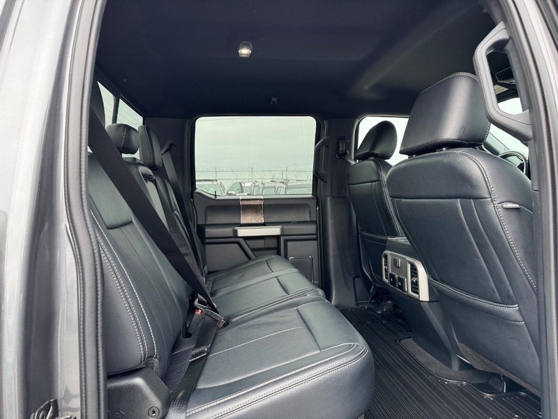 Ford Super Duty F-250 SRW Vehicle Image 13