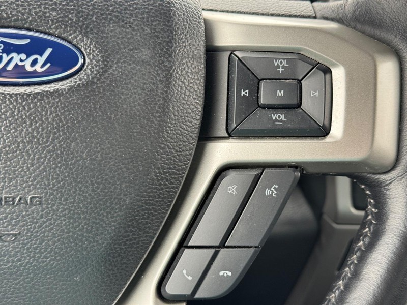 Ford Super Duty F-250 SRW Vehicle Image 22