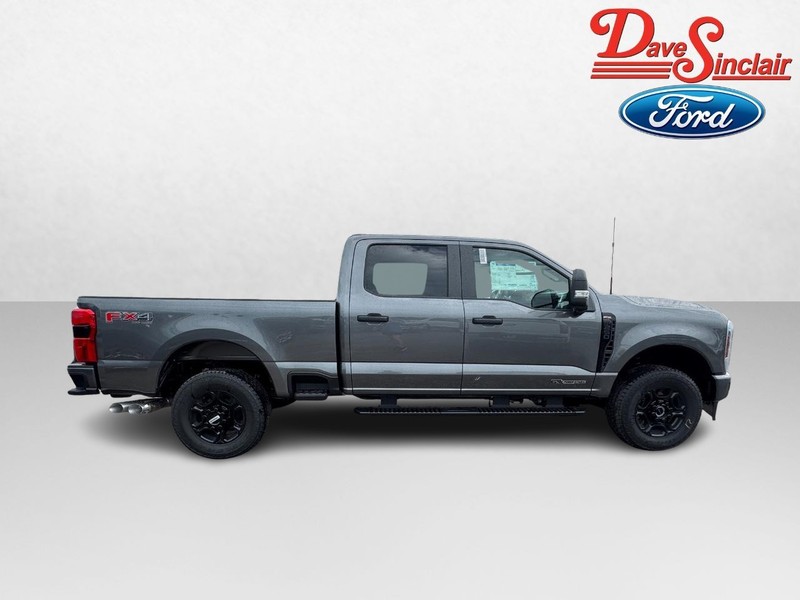 Ford Super Duty F-250 SRW Vehicle Image 05