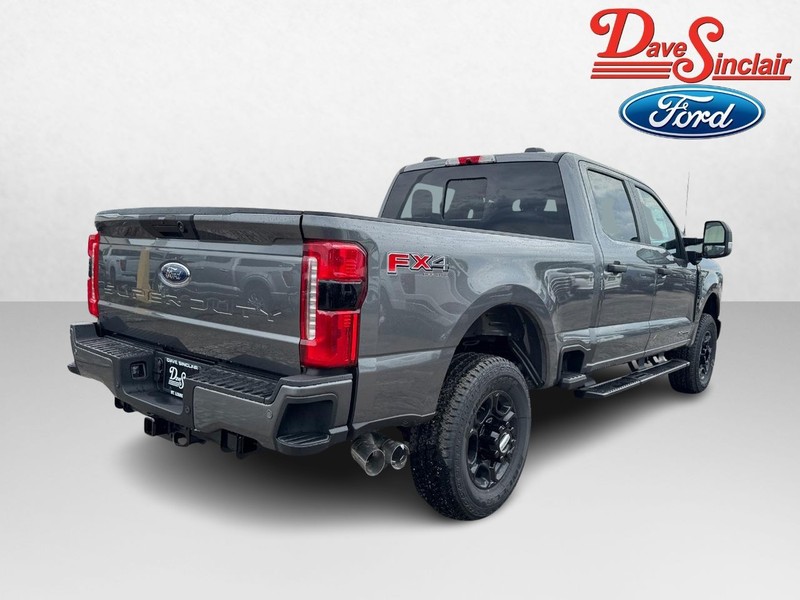 Ford Super Duty F-250 SRW Vehicle Image 07