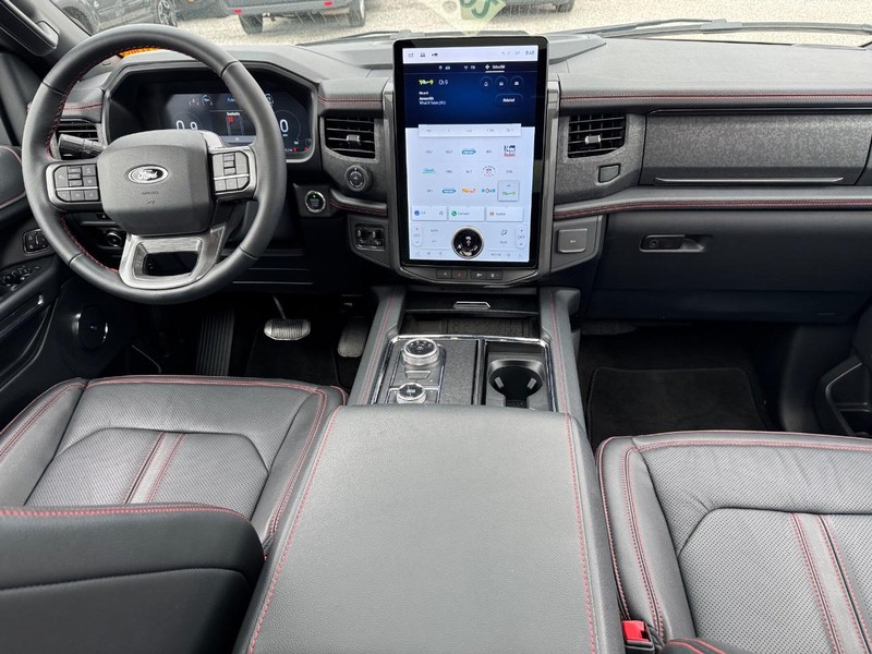 Ford Expedition Vehicle Image 18