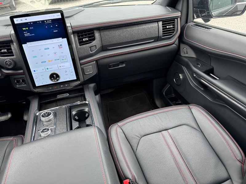 Ford Expedition Vehicle Image 19