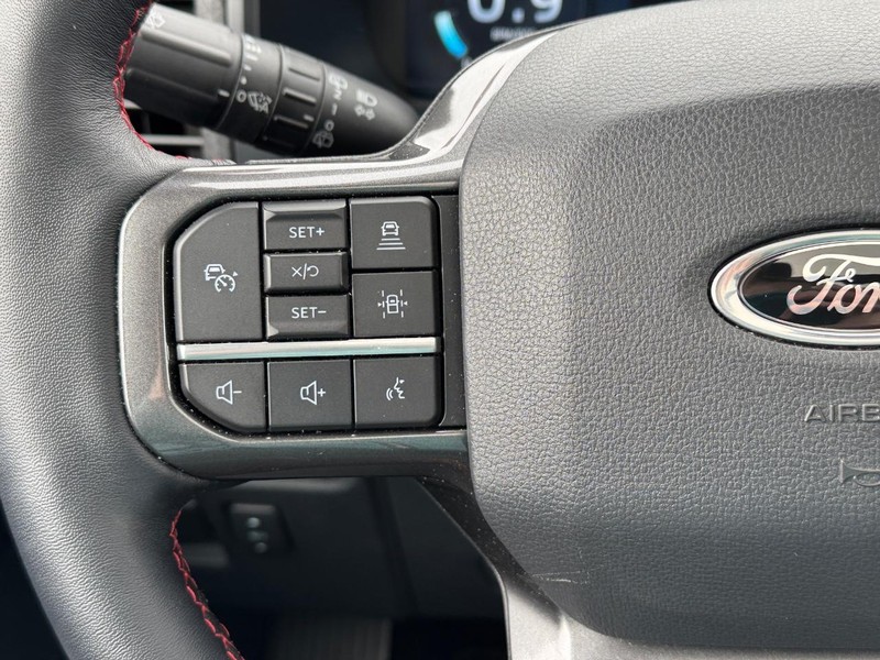 Ford Expedition Vehicle Image 24