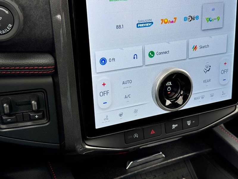 Ford Expedition Vehicle Image 26