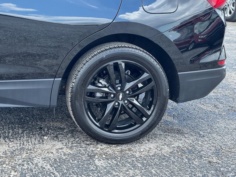 Chevrolet Equinox Vehicle Image 11
