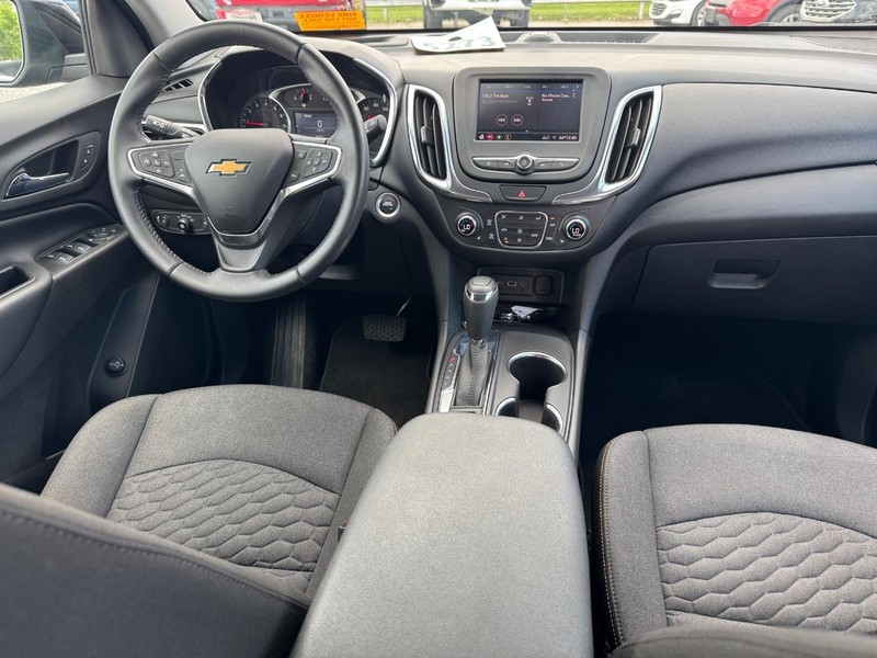 Chevrolet Equinox Vehicle Image 15