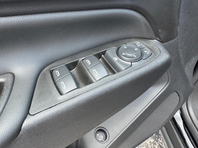 Chevrolet Equinox Vehicle Image 18