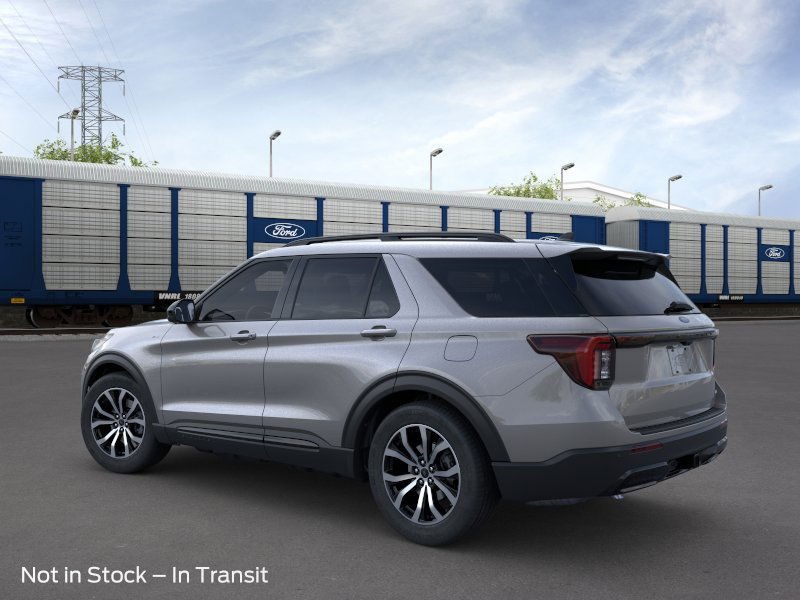 Ford Explorer Vehicle Image 05
