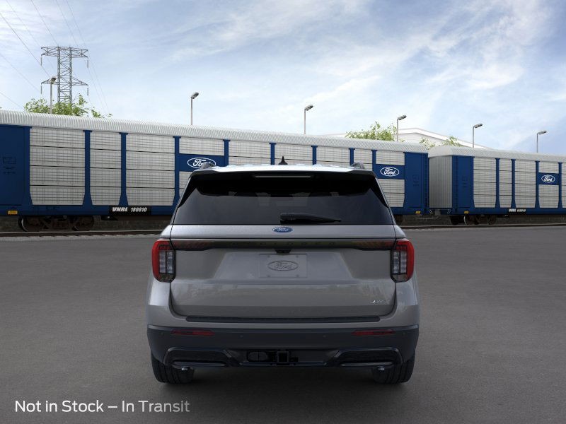 Ford Explorer Vehicle Image 07