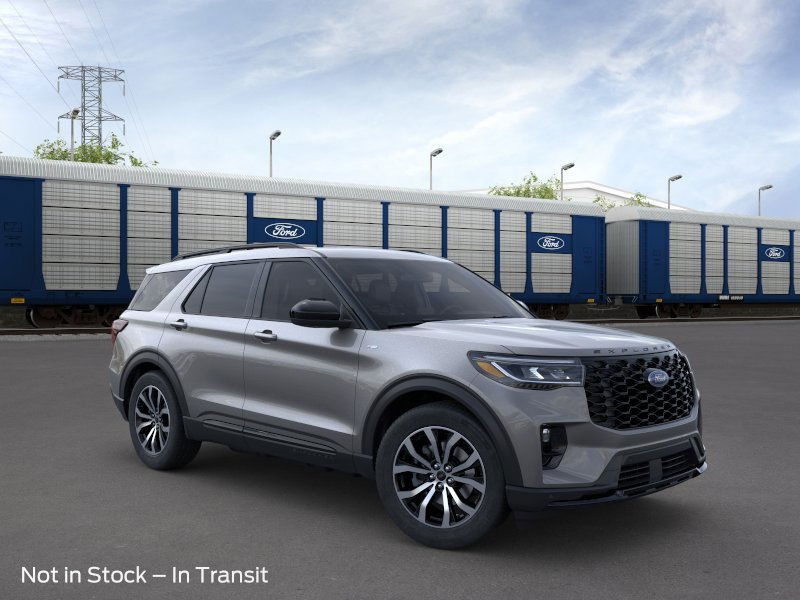 Ford Explorer Vehicle Image 09