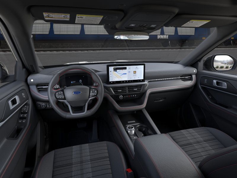 Ford Explorer Vehicle Image 11
