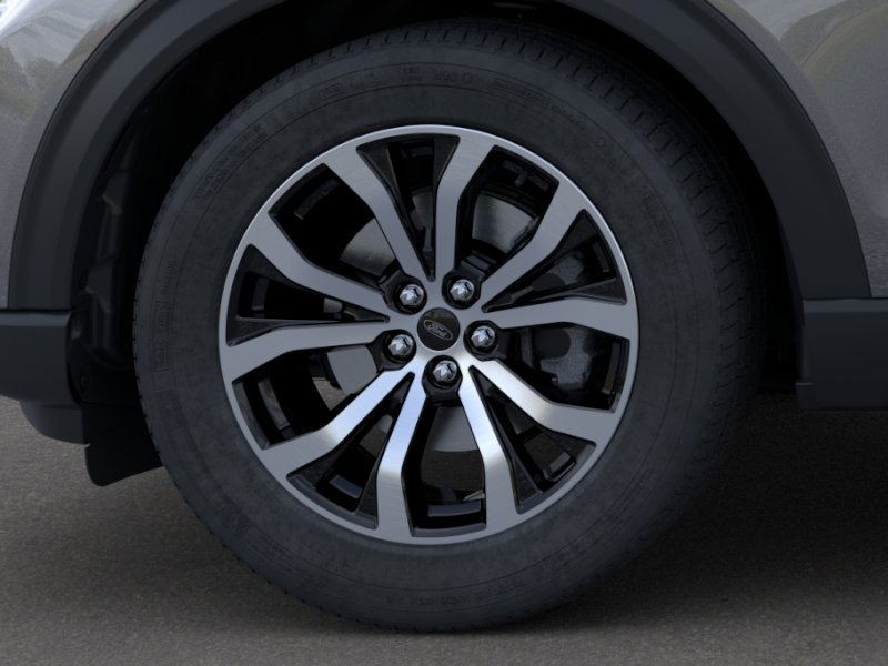 Ford Explorer Vehicle Image 21