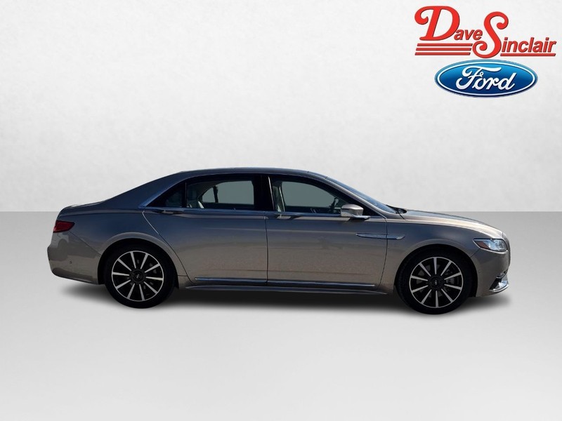 Lincoln Continental Vehicle Image 05
