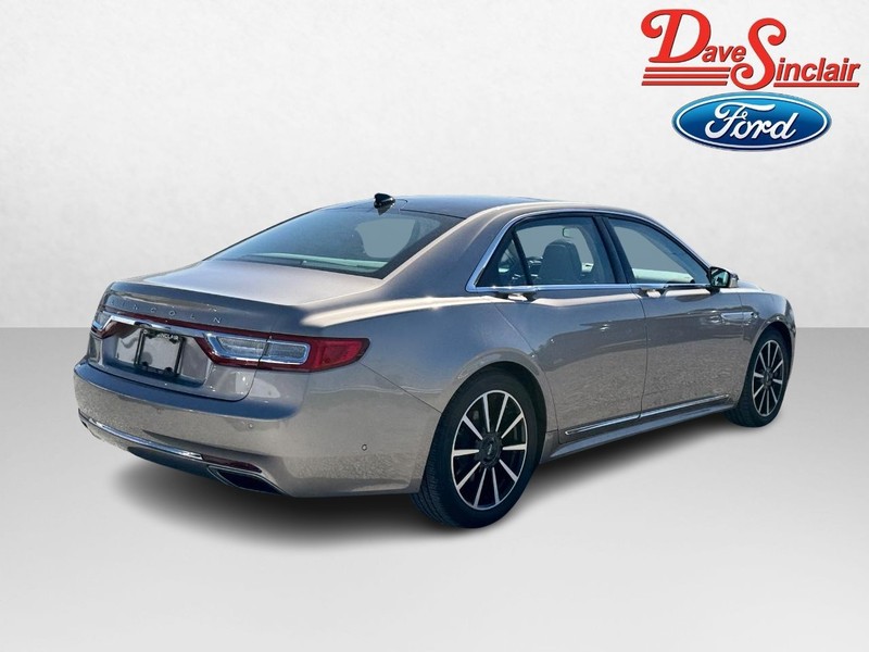 Lincoln Continental Vehicle Image 07