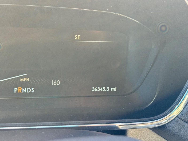 Lincoln Continental Vehicle Image 28