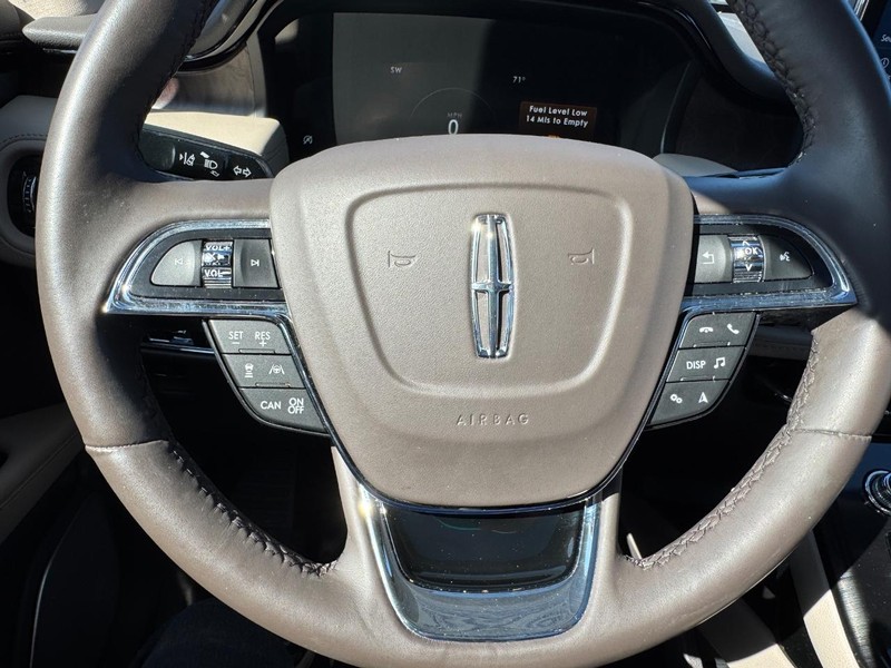 Lincoln Nautilus Vehicle Image 21
