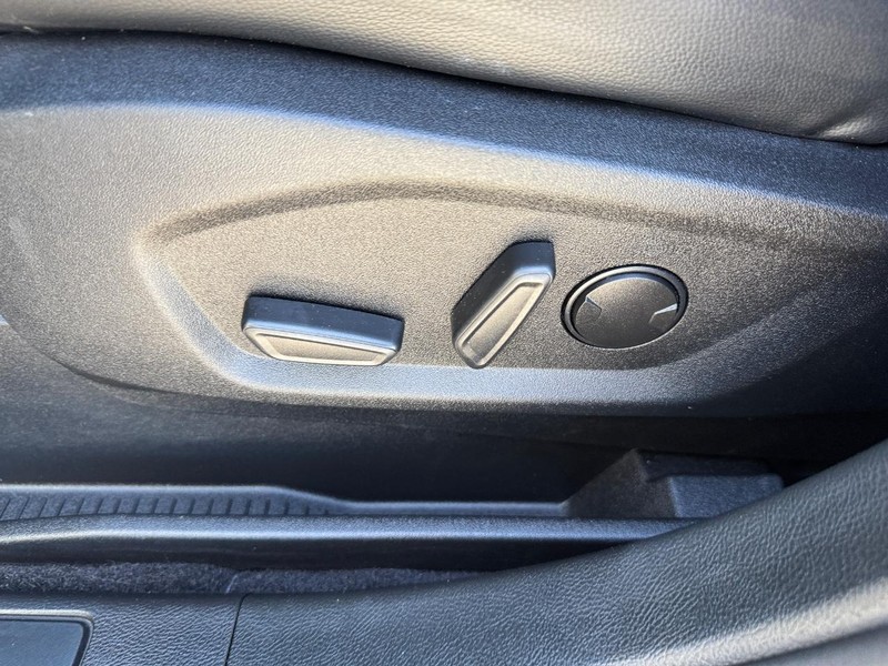 Ford Edge Vehicle Image 17