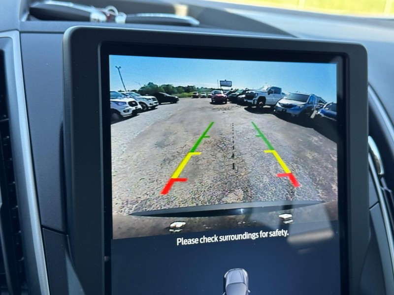Ford Edge Vehicle Image 23