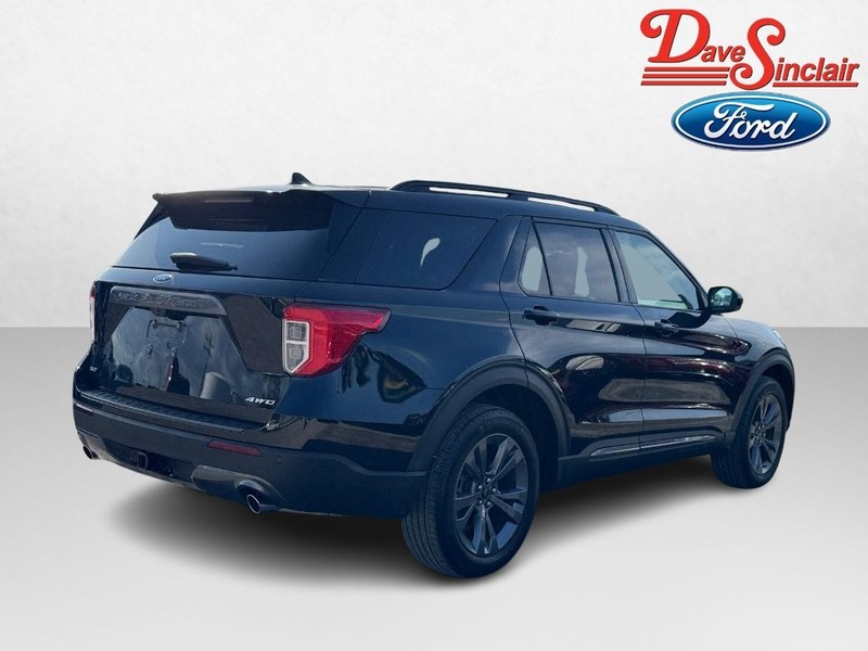 Ford Explorer Vehicle Image 07