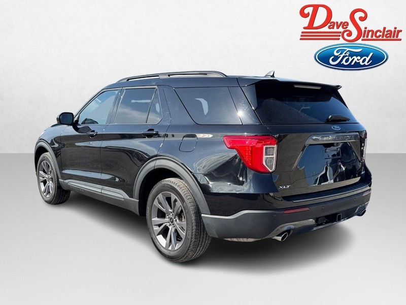 Ford Explorer Vehicle Image 09