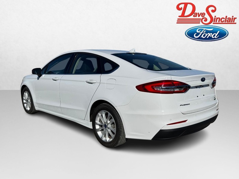 Ford Fusion Vehicle Image 09