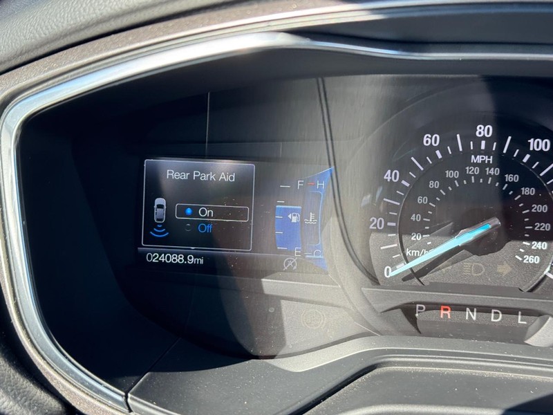 Ford Fusion Vehicle Image 23
