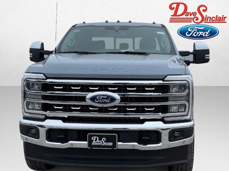 Ford Super Duty F-350 SRW Vehicle Image 02
