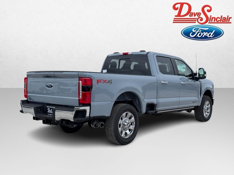 Ford Super Duty F-350 SRW Vehicle Image 07