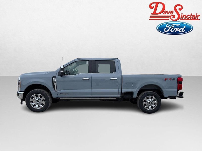 Ford Super Duty F-350 SRW Vehicle Image 10