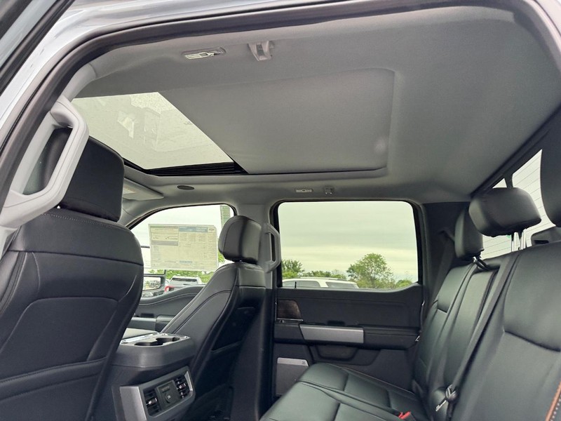 Ford Super Duty F-350 SRW Vehicle Image 13