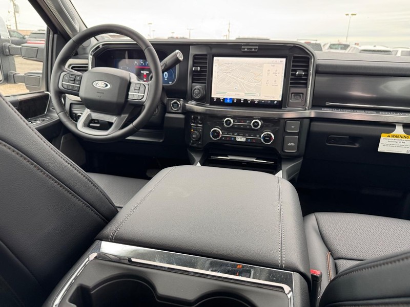 Ford Super Duty F-350 SRW Vehicle Image 15