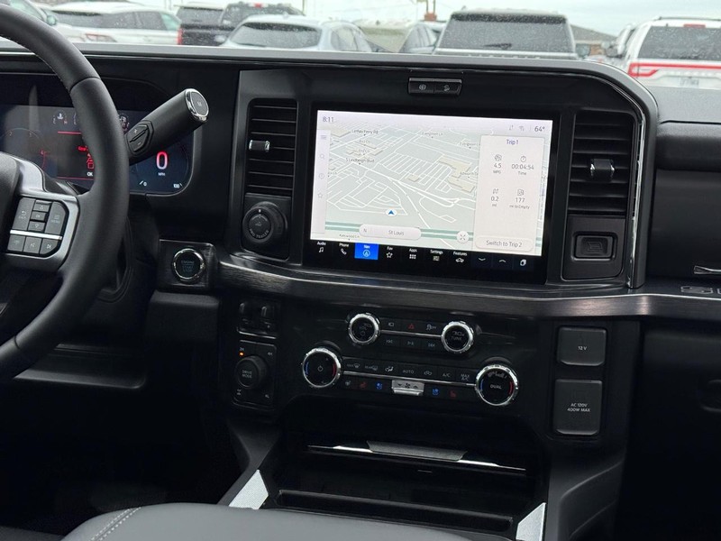 Ford Super Duty F-350 SRW Vehicle Image 17