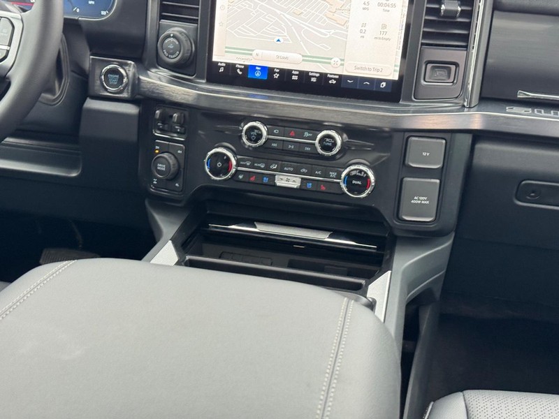 Ford Super Duty F-350 SRW Vehicle Image 18